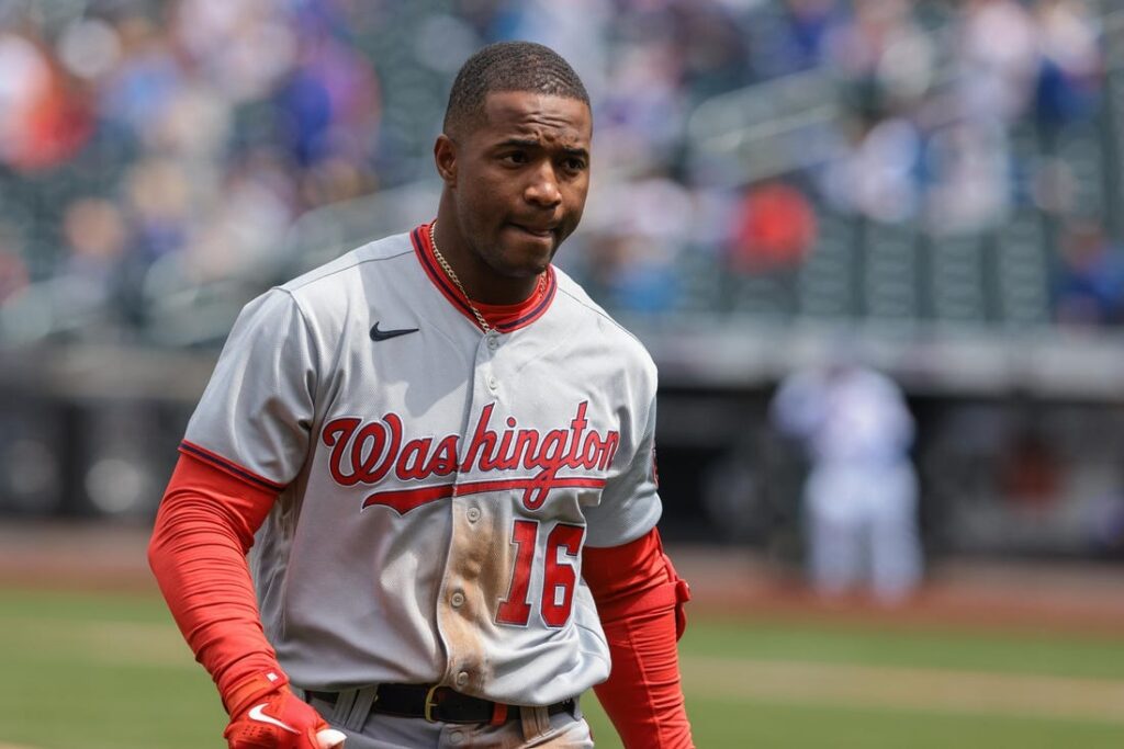 Victor Robles reacts