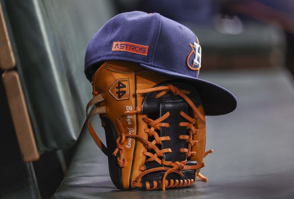 astros cap dugout
