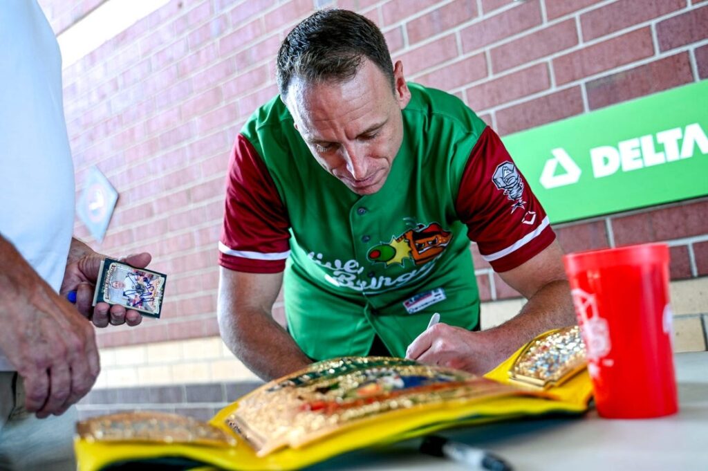 Joey Chestnut hot dog