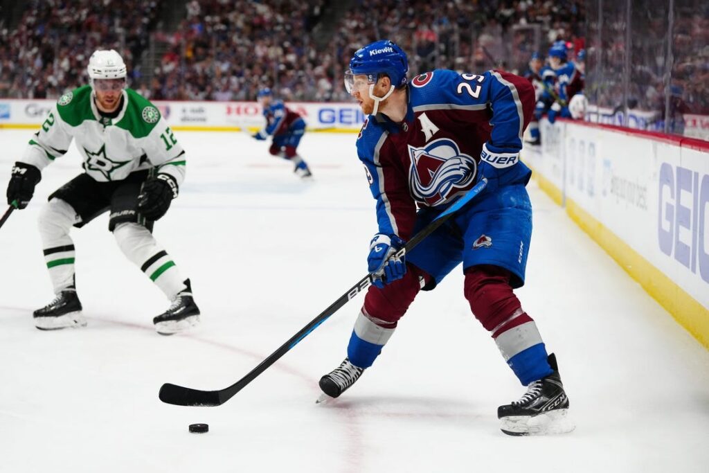 nathan mackinnon