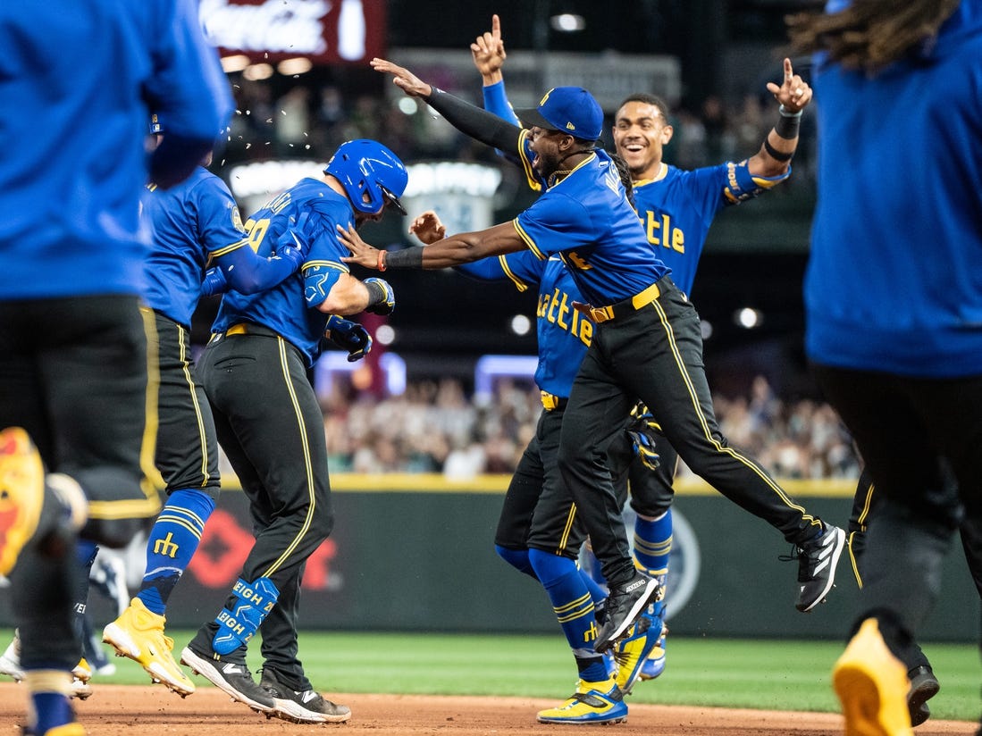 Mariners look to continue home 'vibe' in rematch with Twins Field