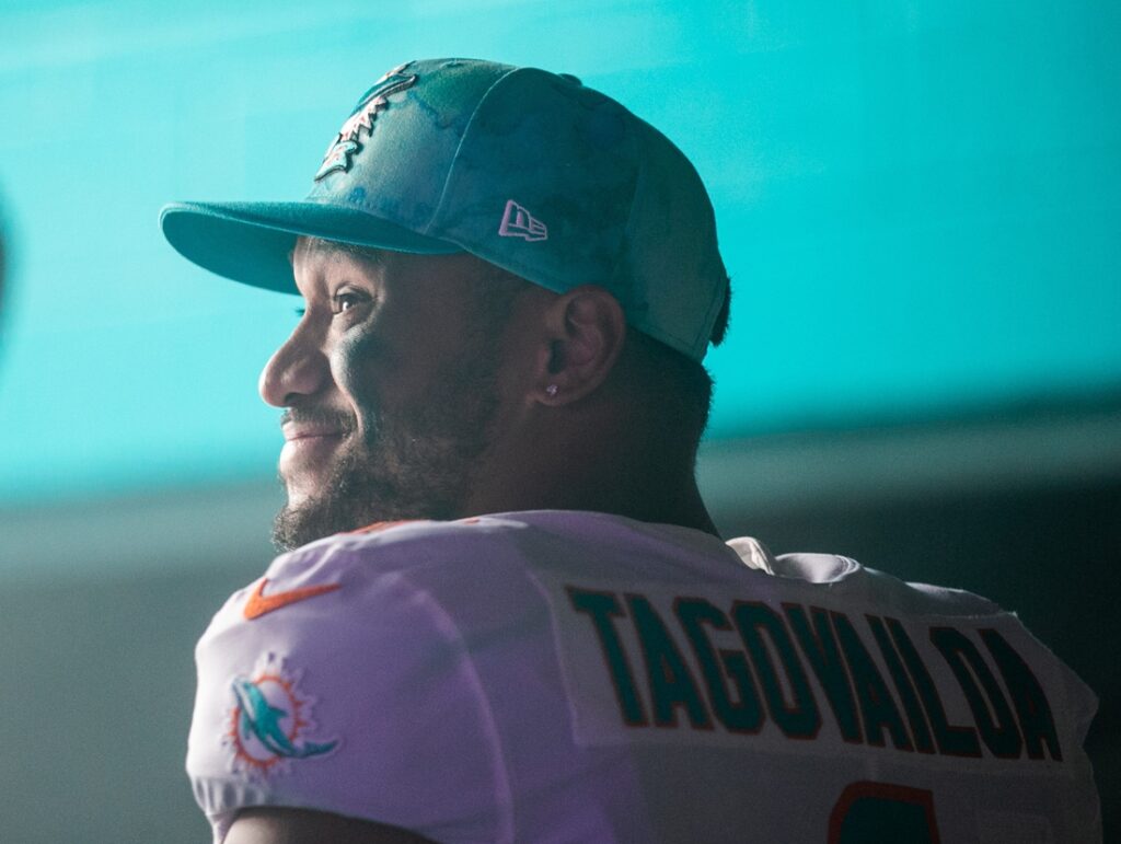 tagovailoa miami smile
