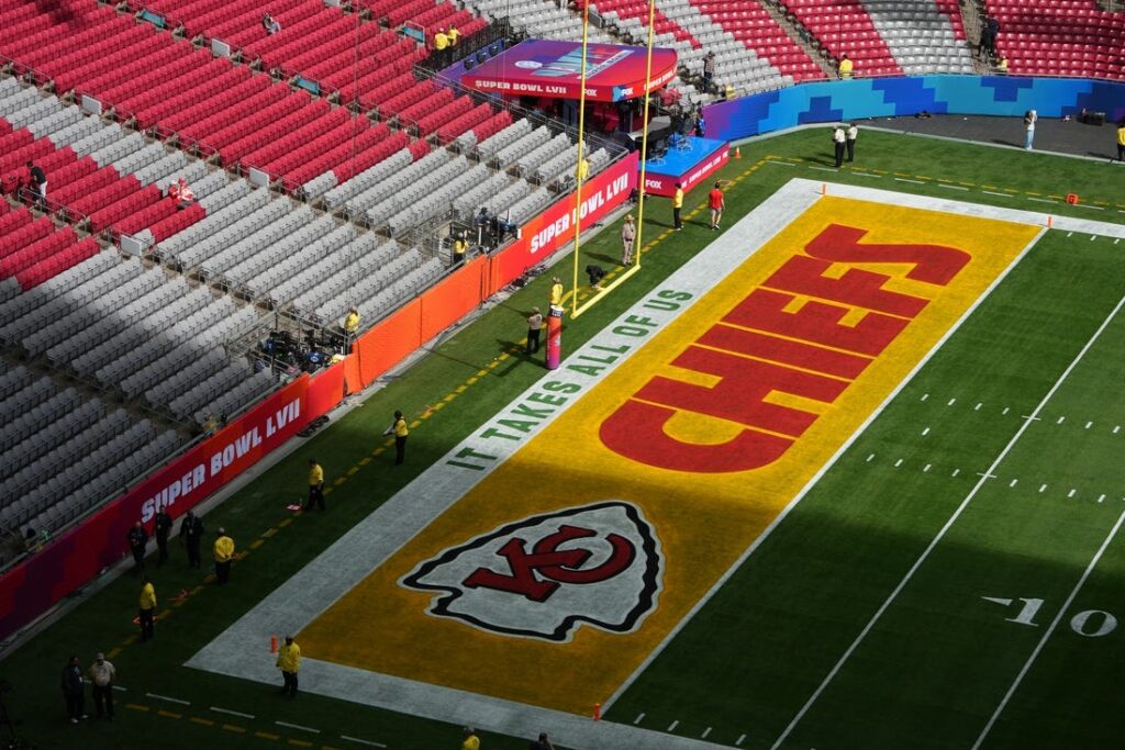 chiefs logo generic