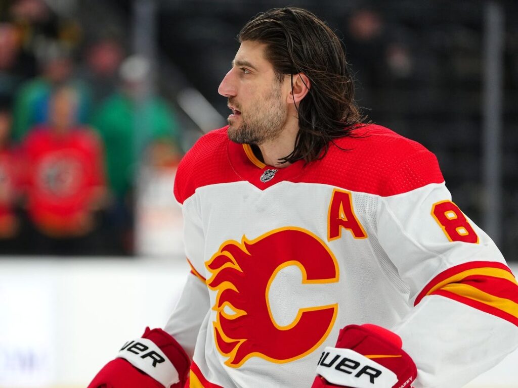 chris tanev warms