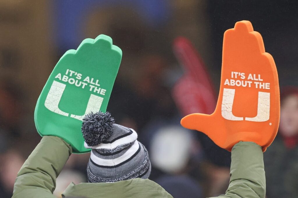 miami hurricanes football fans