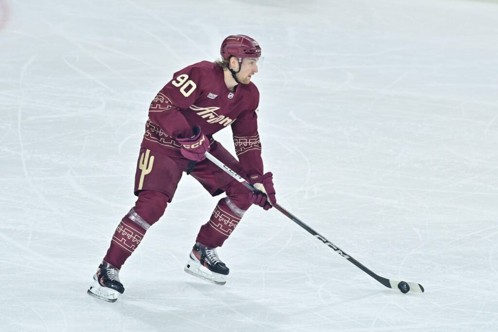 coyotes j.j. moser