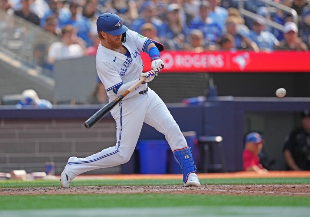 Reports: Mariners trade for Blue Jays veteran Justin Turner - Field ...