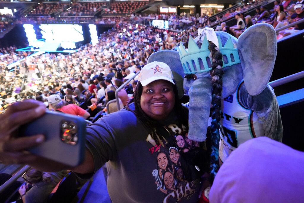 WNBA crowd