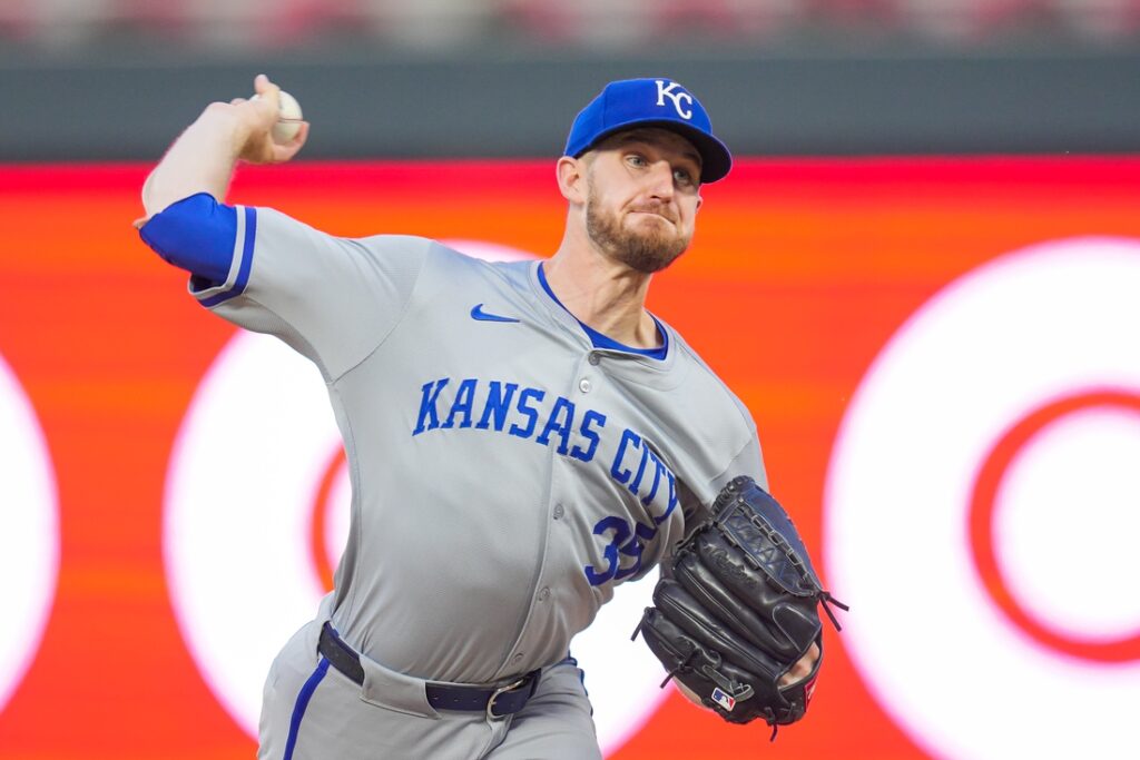 Royals put RHP Chris Stratton (forearm) on 15-day IL - Field Level Media -  Professional sports content solutions | FLM