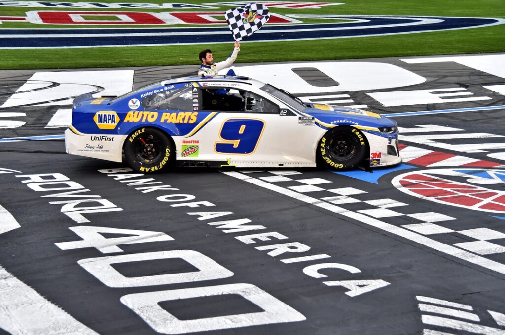 chase elliott roval celebrate