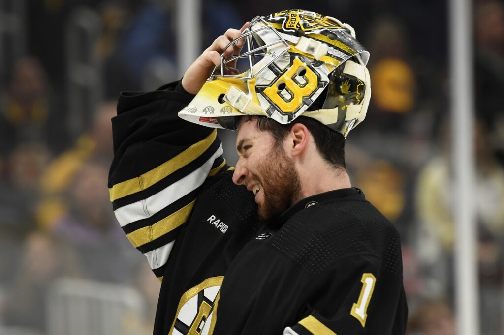 Bruins G Jeremy Swayman signs 8-year, $66M contract - Field Level Media -  Professional sports content solutions | FLM