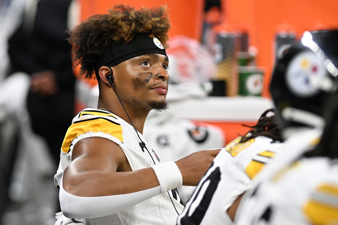 Steelers QB Justin Fields (hamstring) inactive for MNF - Field Level Media  - Professional sports content solutions | FLM