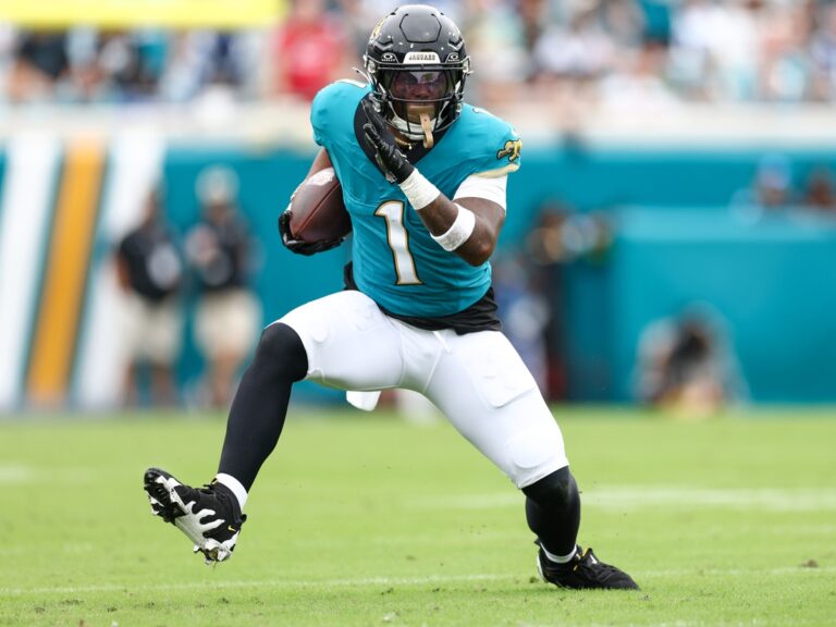 Jaguars RB Travis Etienne (hamstring) is weektoweek Field Level