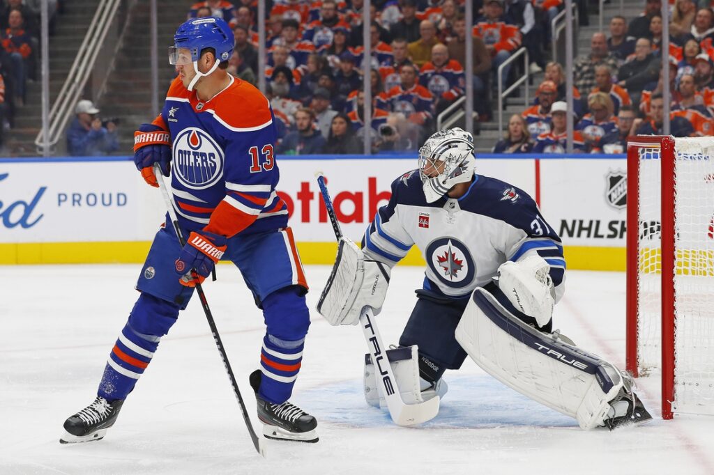 Connor Hellebuyck