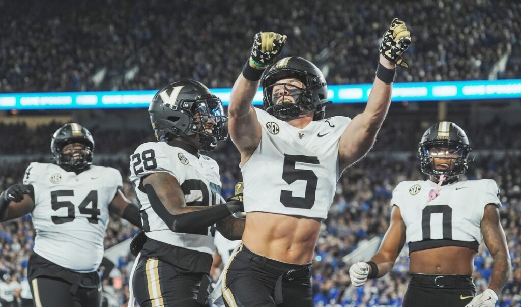 Diego Pavia, Vanderbilt knock off host Kentucky Field Level Media