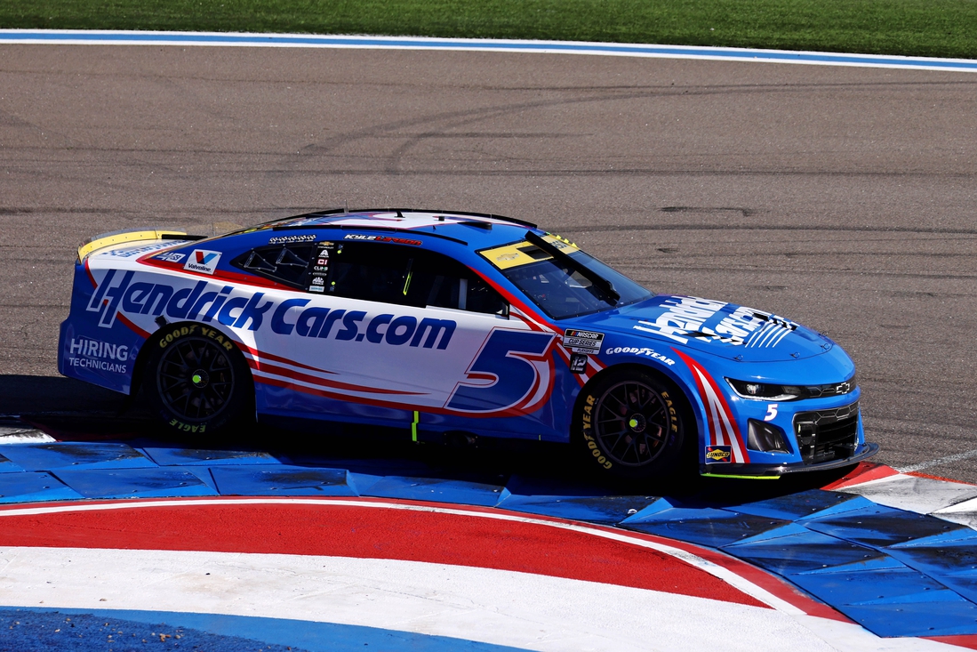 Kyle Larson wins at Charlotte Roval to cap playoff Round of 12 Field