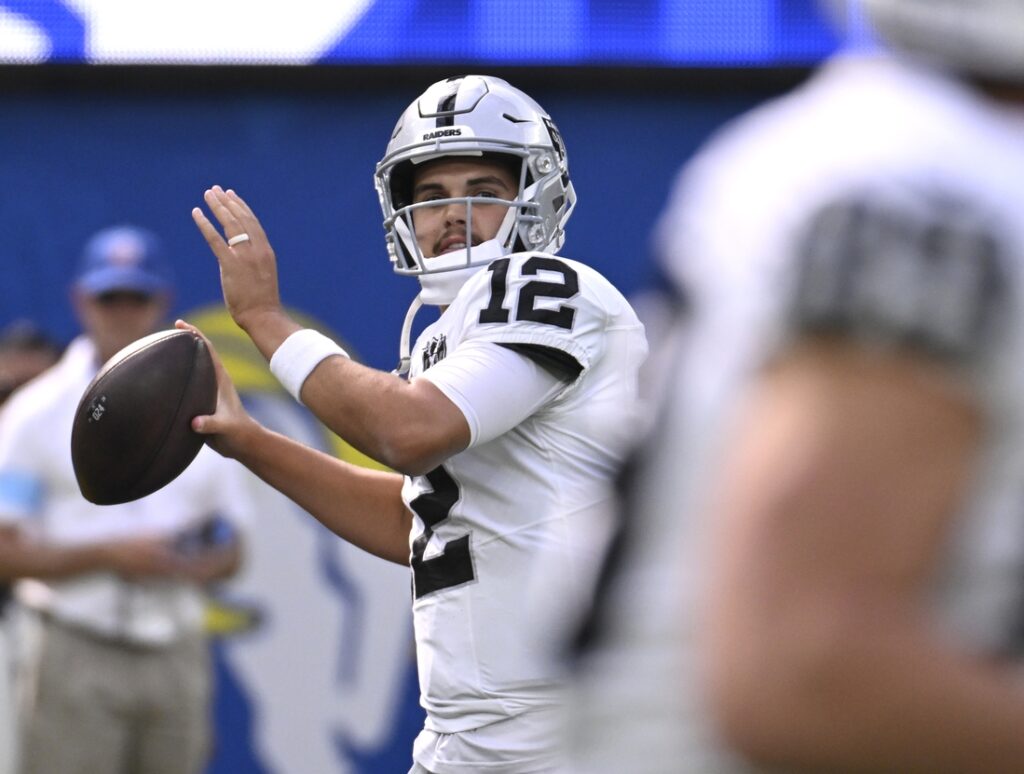 Raiders QB Aidan O'Connell (thumb) exits game vs. Rams Field Level