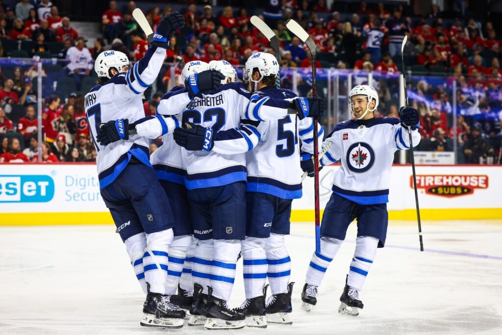 nHL Jets