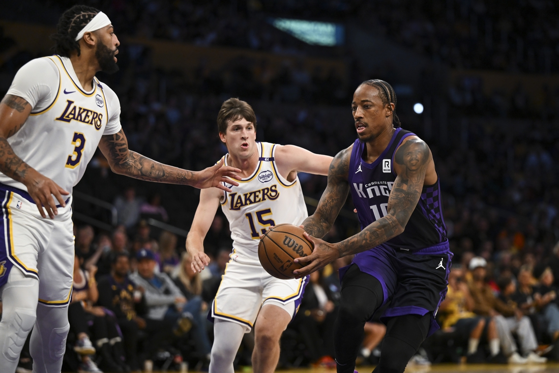 Lakers use 4thquarter run to top Kings, improve to 30 Field Level