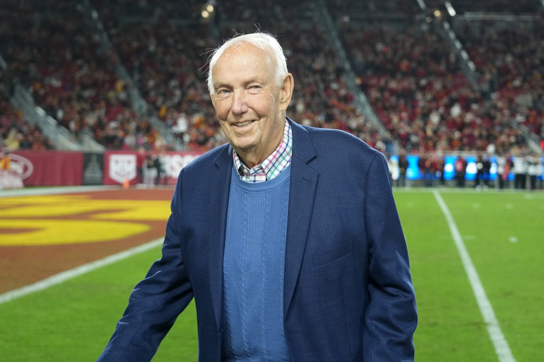 Famed USC coach John Robinson dies at 89 - Field Level Media ...