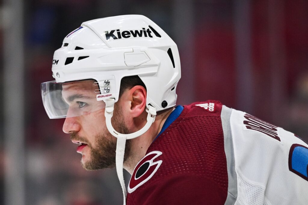 jonathan drouin warms