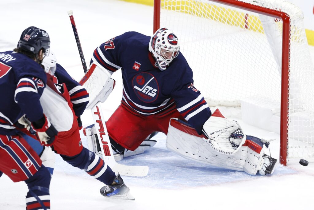 Connor Hellebuyck