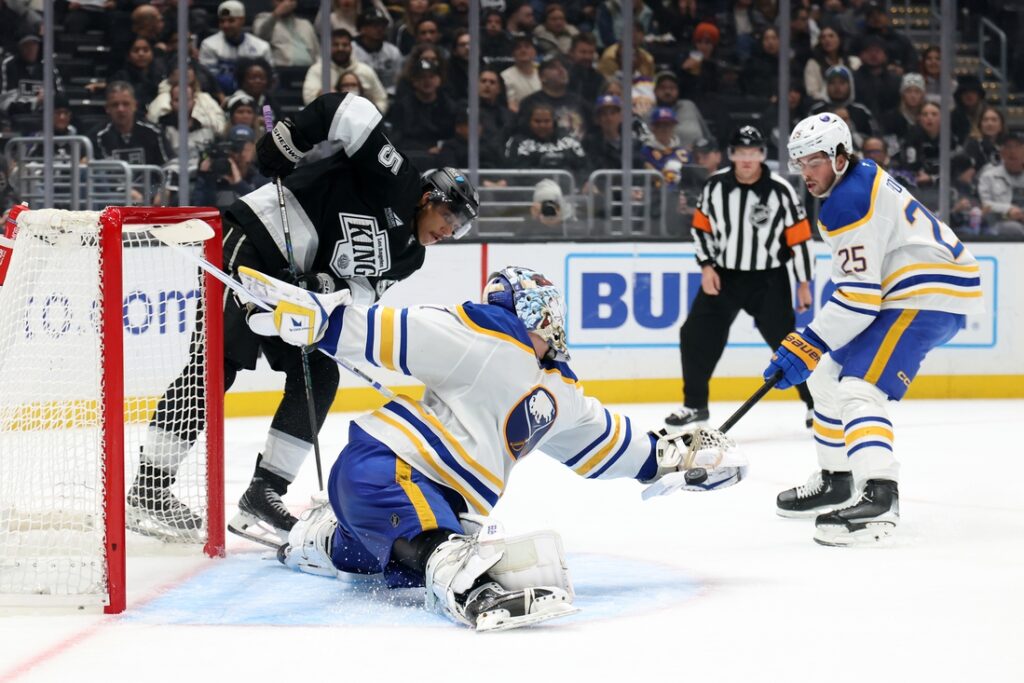 Sabres Kings