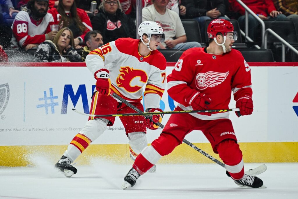 Flames, Red Wings