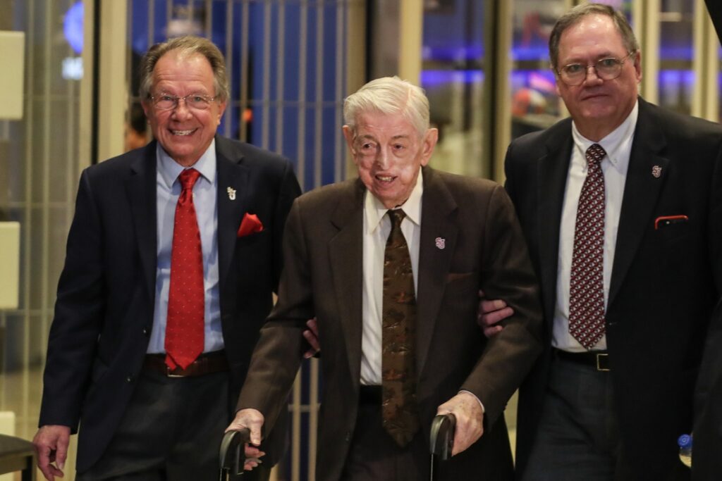 Lou Carnesecca
