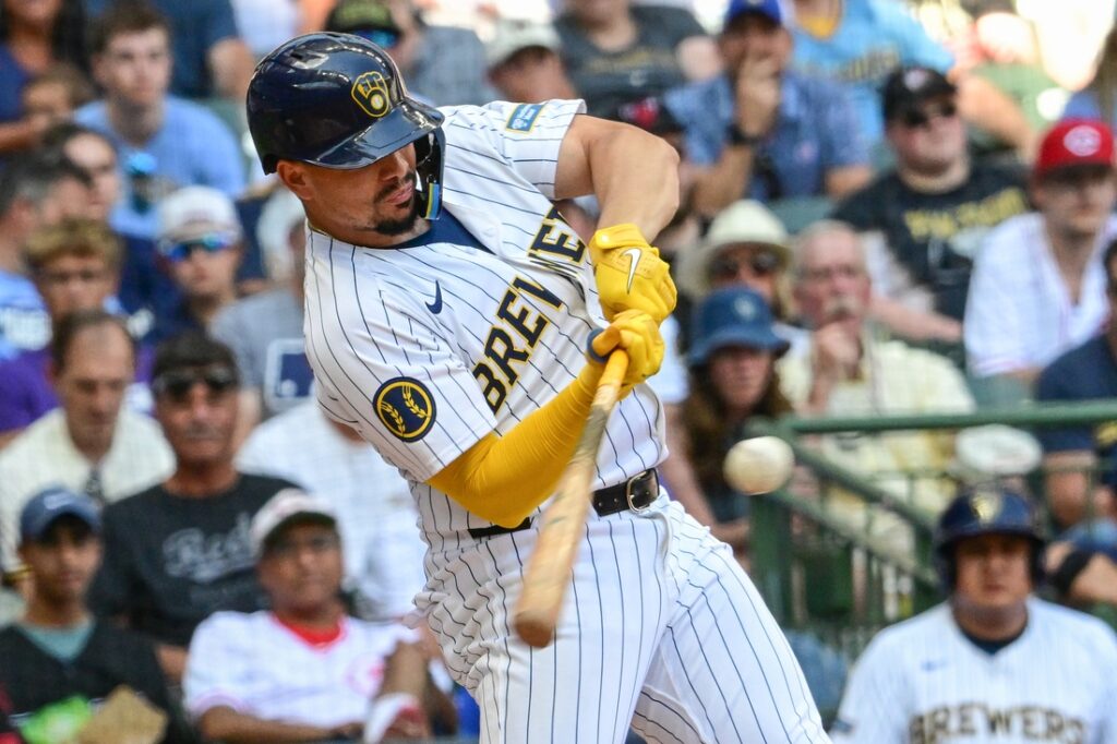 willy adames hits a single