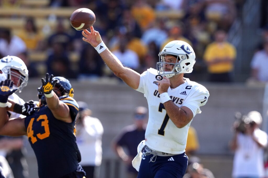 UC Davis quarterback