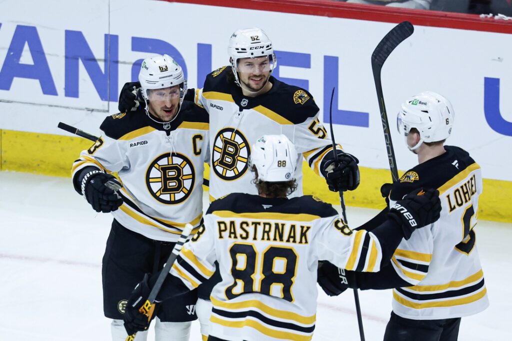 Blackhawks, Bruins