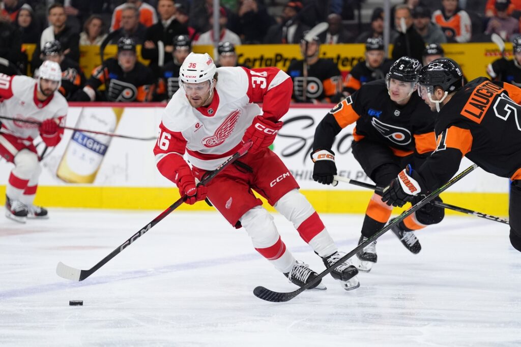 scott laughton red wings
