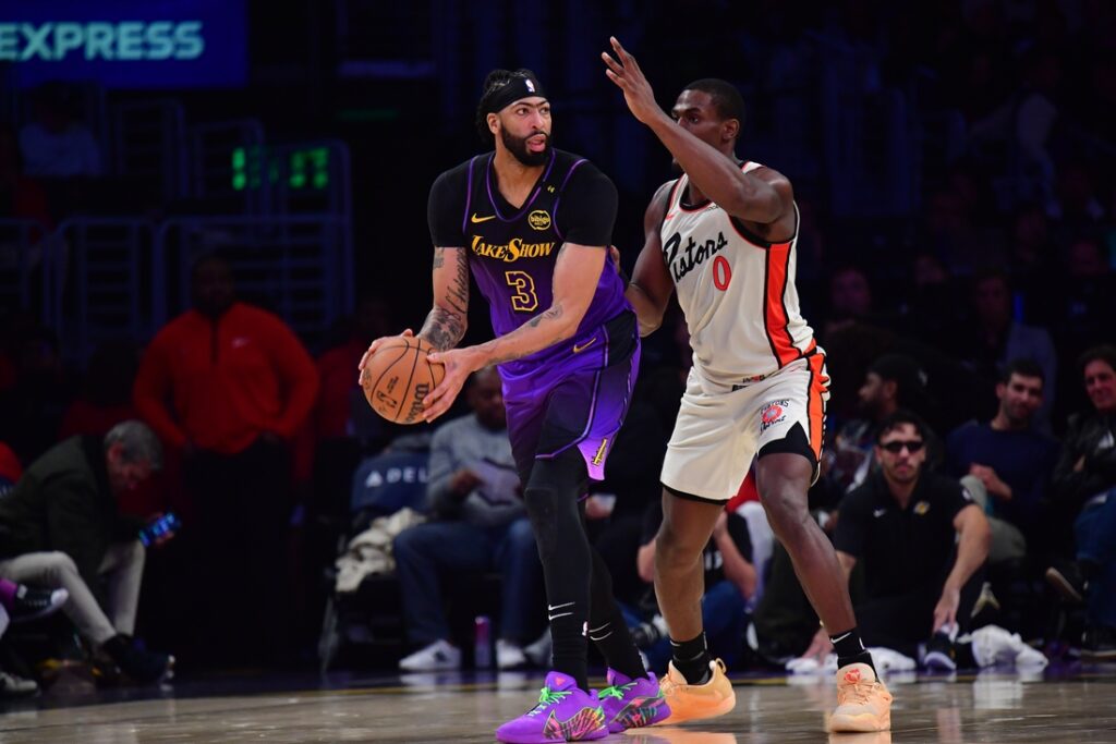 Lakers, Pistons