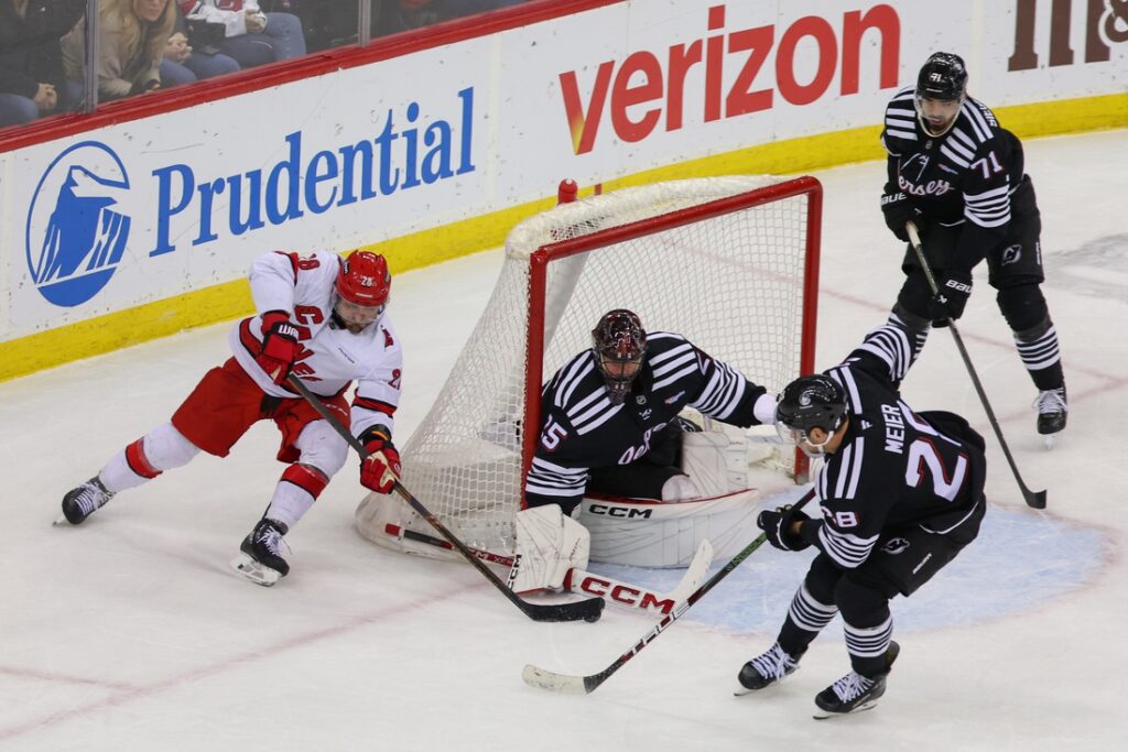 Devils, Hurricanes