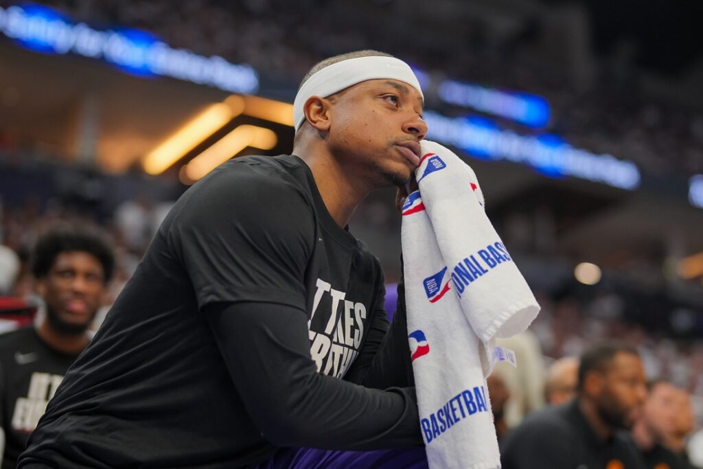 isaiah thomas phoenix nba