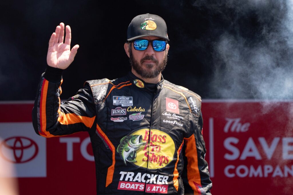truex nascar wave