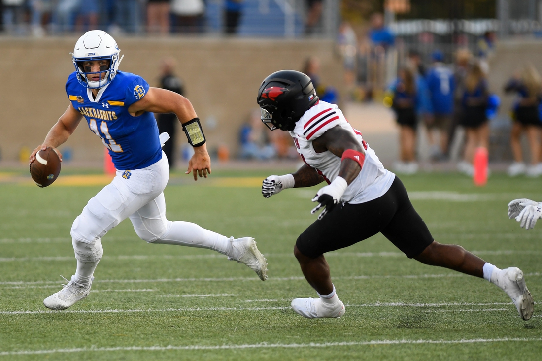 FCS star QB Mark Gronowski transferring to Iowa Field Level Media