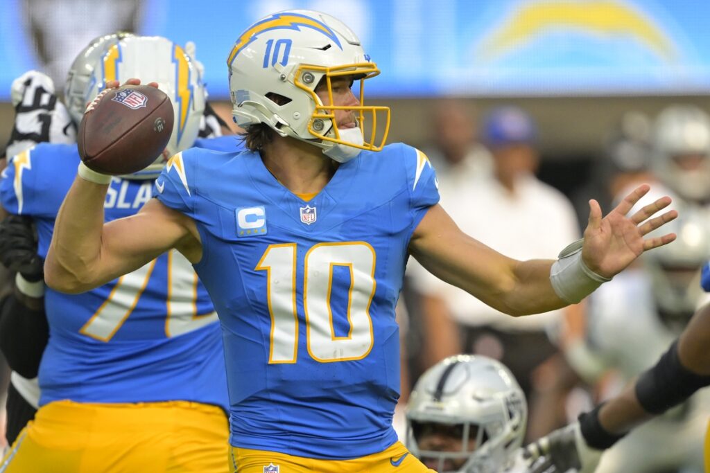 justin herbert raiders