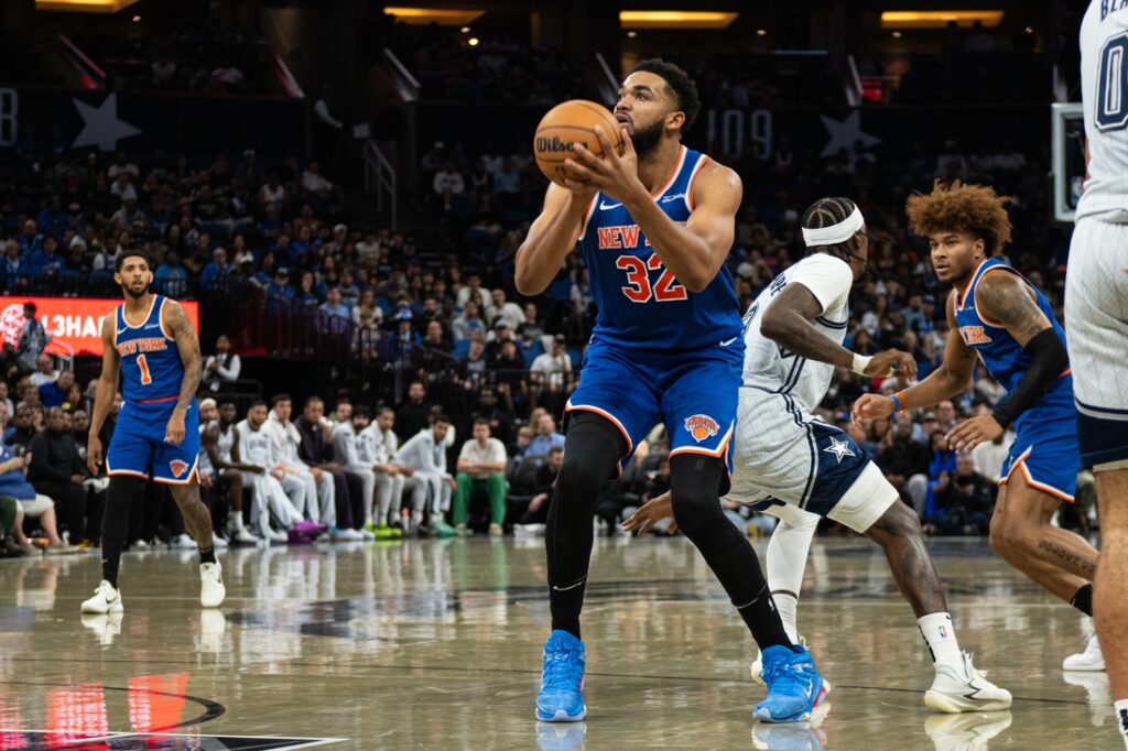 karl-anthony towns shoots