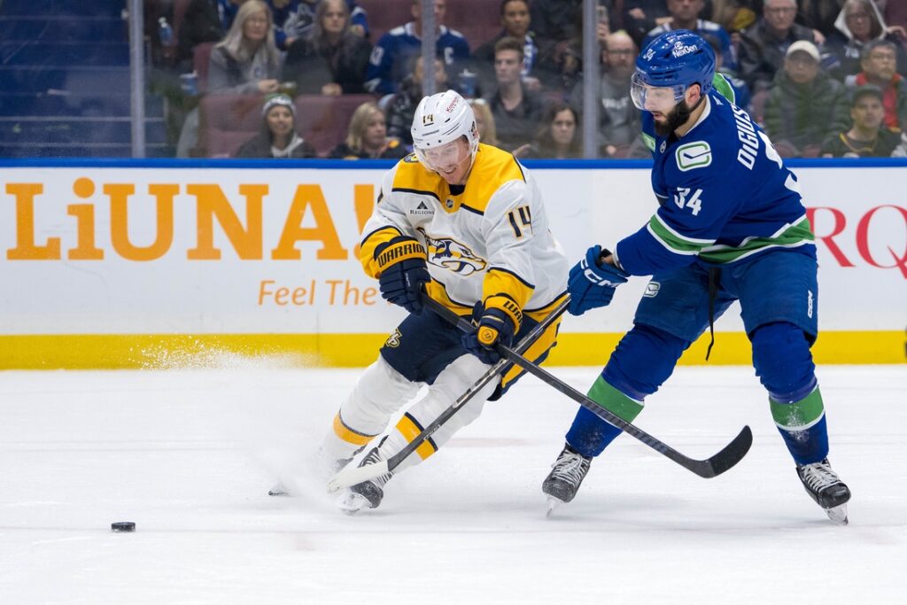 Predators, Canucks