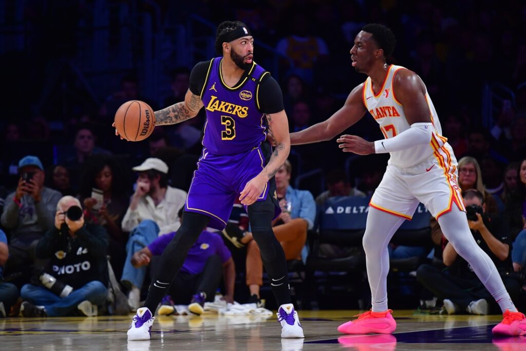 Lakers, Hawks