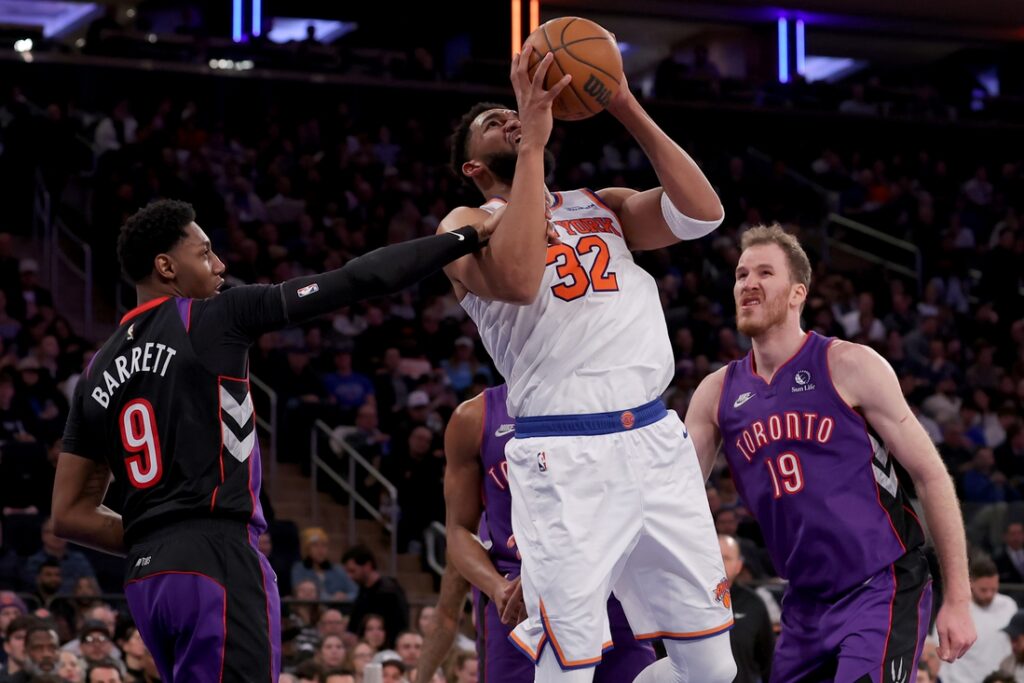 knicks raptors towns