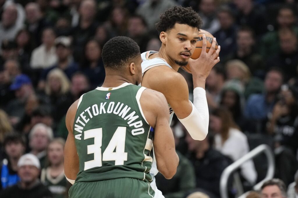 Spurs, Bucks