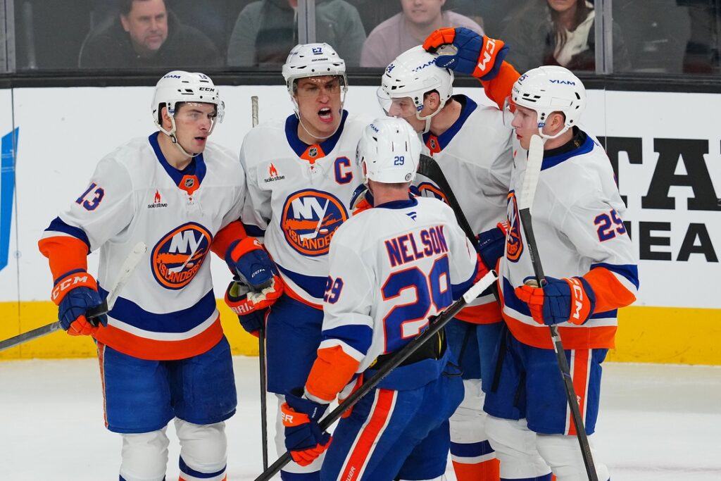 Islanders, Golden Knights
