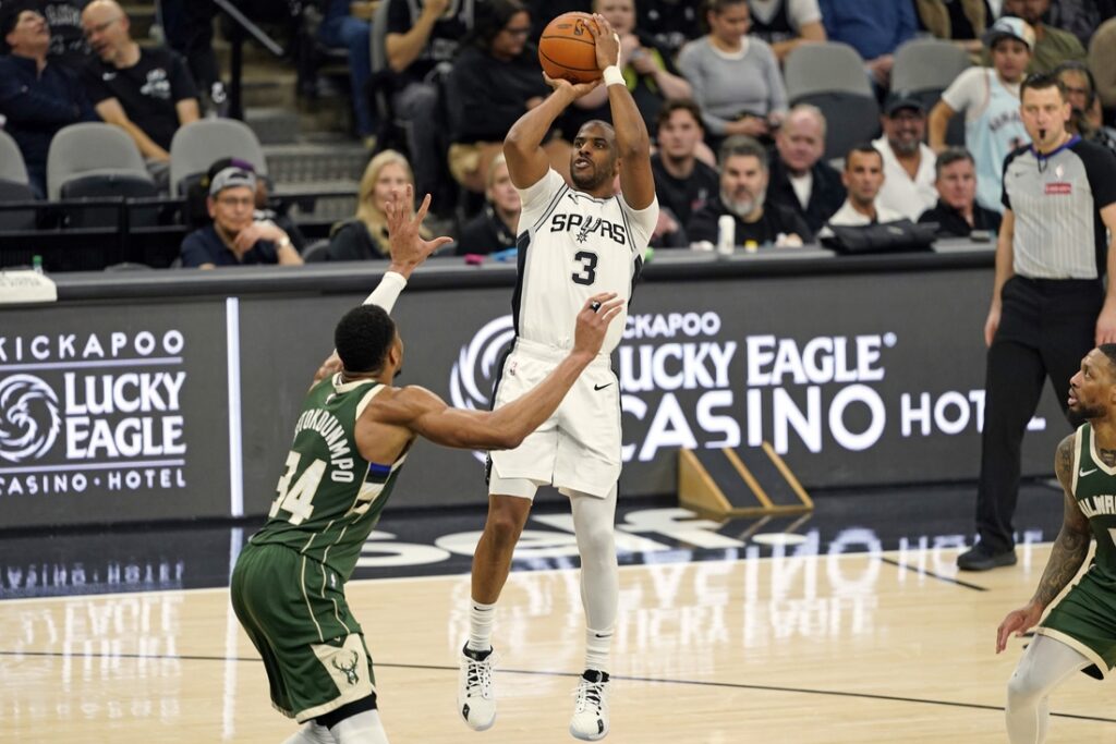 Spurs, Bucks