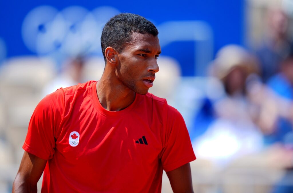 auger-aliassime reacts