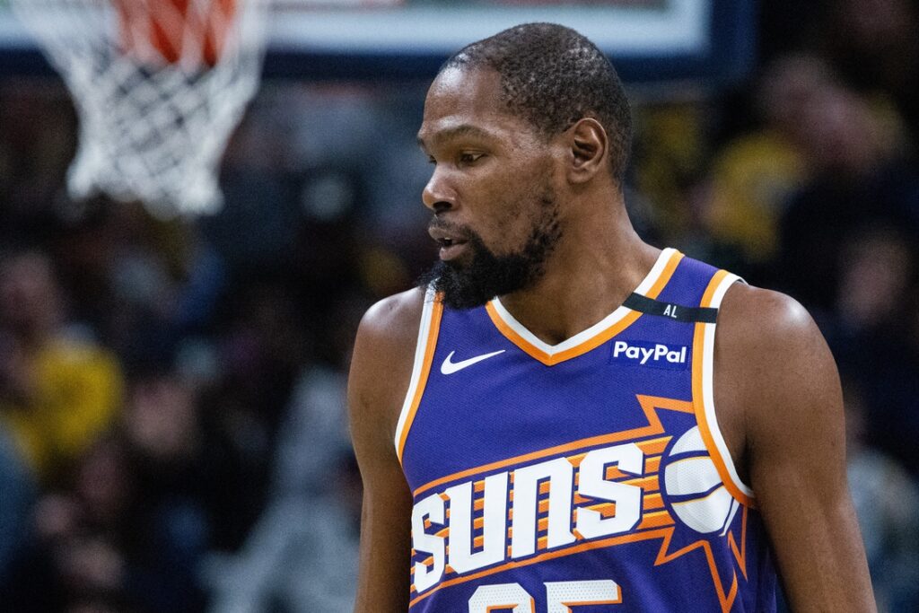 Kevin Durant reacts