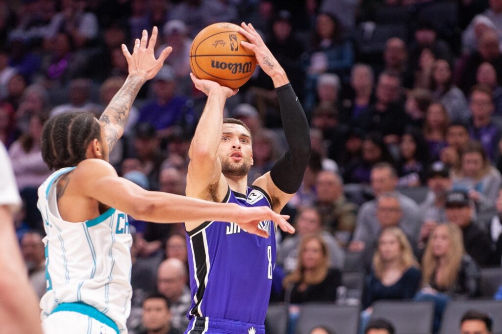 Kings, Hornets