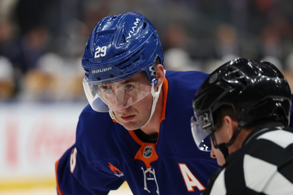 Islanders begin life without Brock Nelson at San Jose - Field Level ...